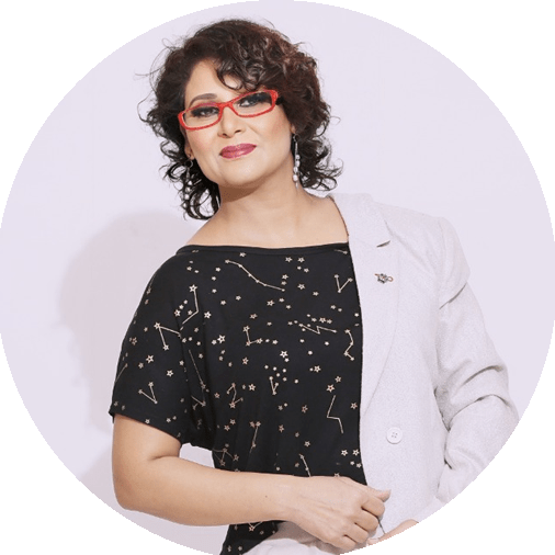 On the road between shoots — image 2 of 4